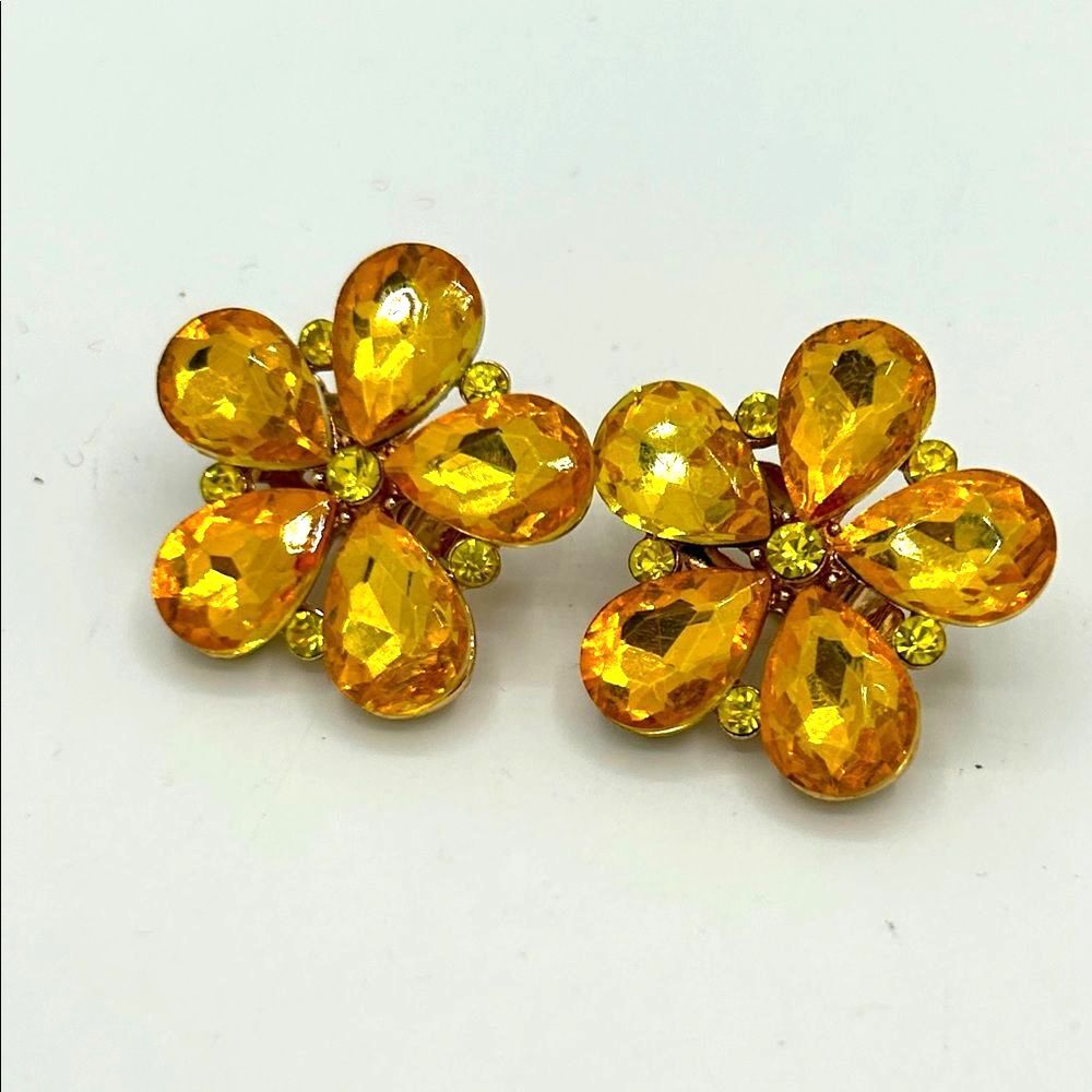 Vintage Sunflower Yellow Floral Clip on Earrings